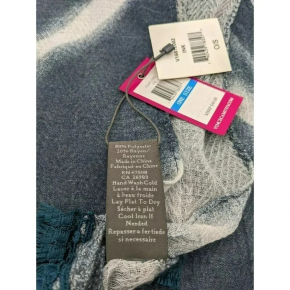 Vince Camuto Women's Scarf Blue & White Pattern - Picture 2 of 2